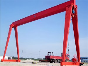 高腿龙门吊具备高离地间